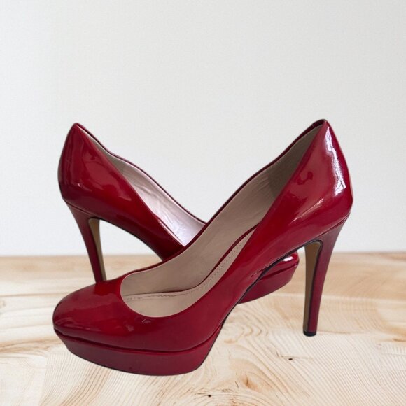 VINCE CAMUTO Red Patent Platform Heels Size 6.5 - Picture 1 of 8